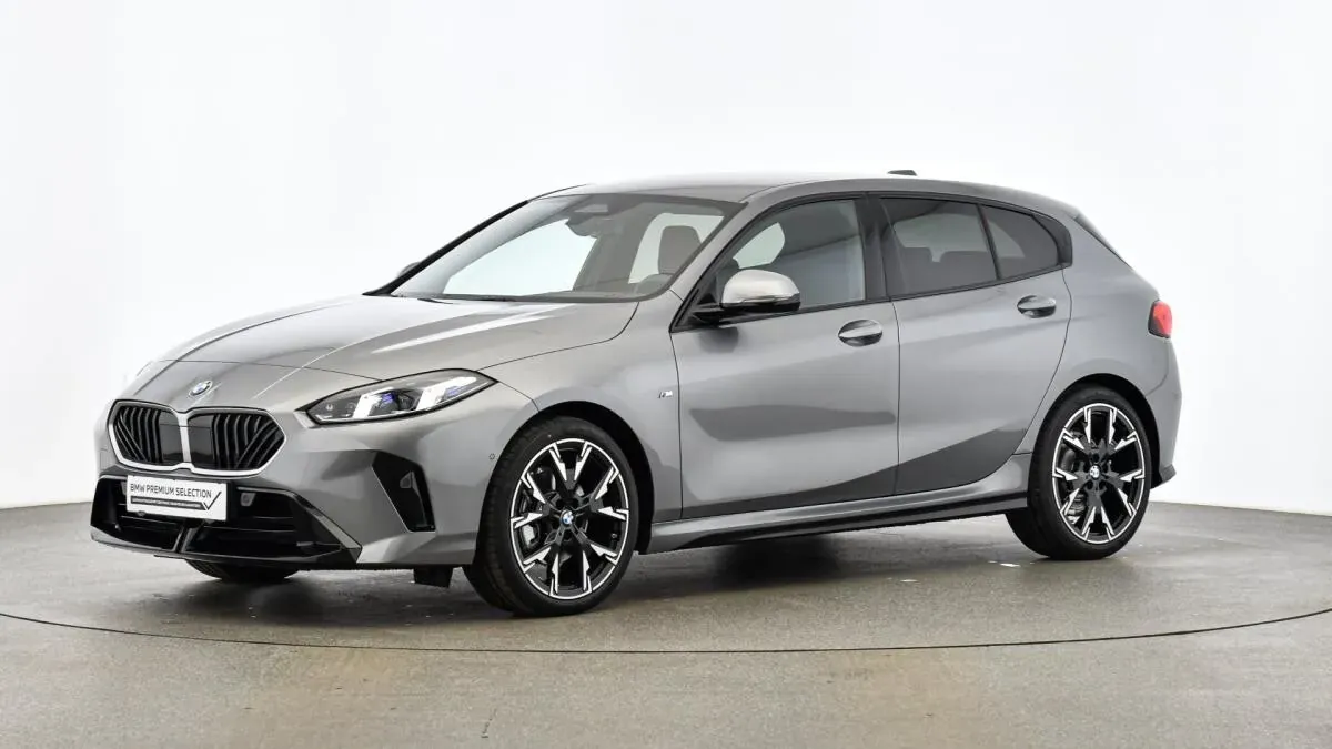 BMW 1 Series 2025 photo 3