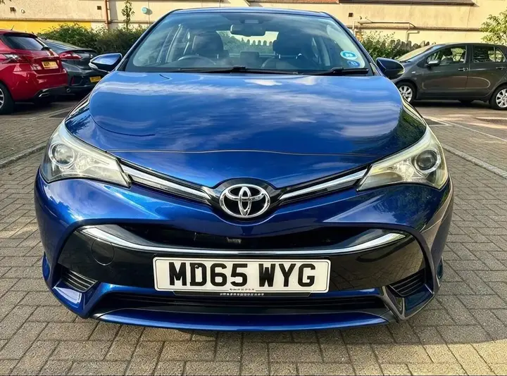 Toyota Avensis 2016 photo 2