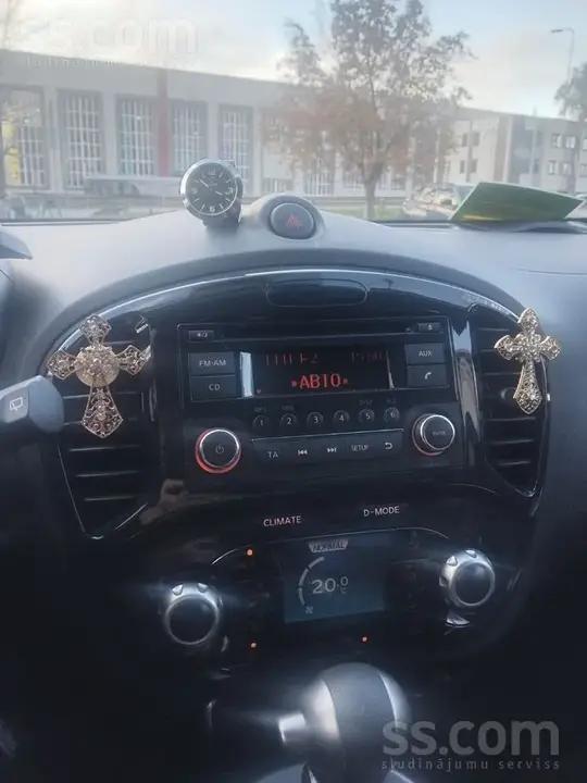 Nissan Juke 2013 photo 5