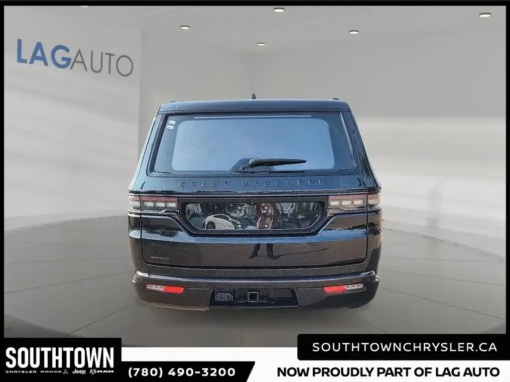 Jeep Grand Wagoneer 2023 photo 3