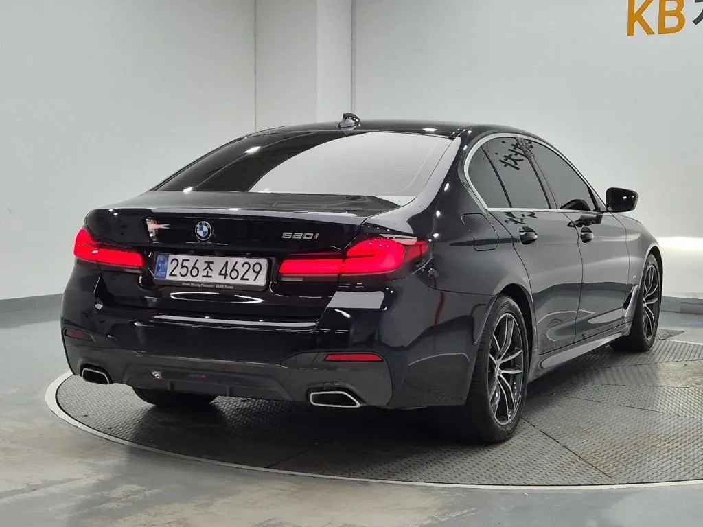 BMW 5 Series 2022 photo 3