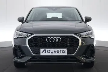 Audi Q3 2022 photo 2