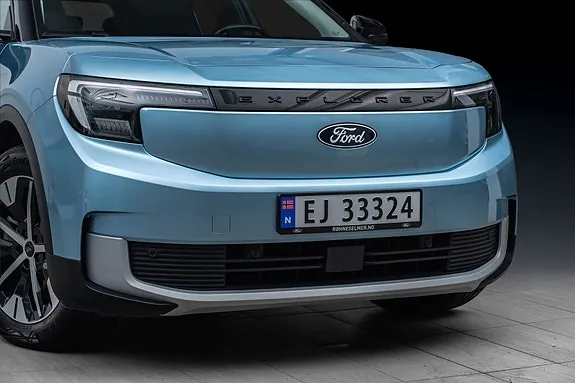 Ford Explorer 2025 photo 2