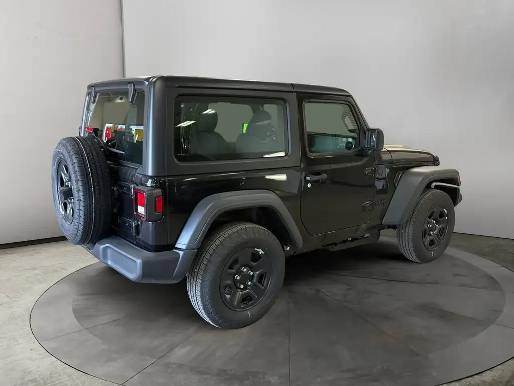 Jeep Wrangler 2026 photo 5
