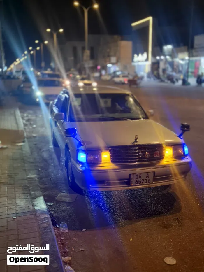 Toyota Crown 1994 photo 2