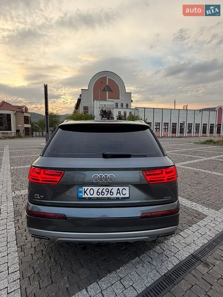 Audi Q7 2016 photo 4