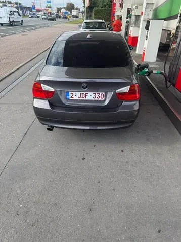 BMW 320I