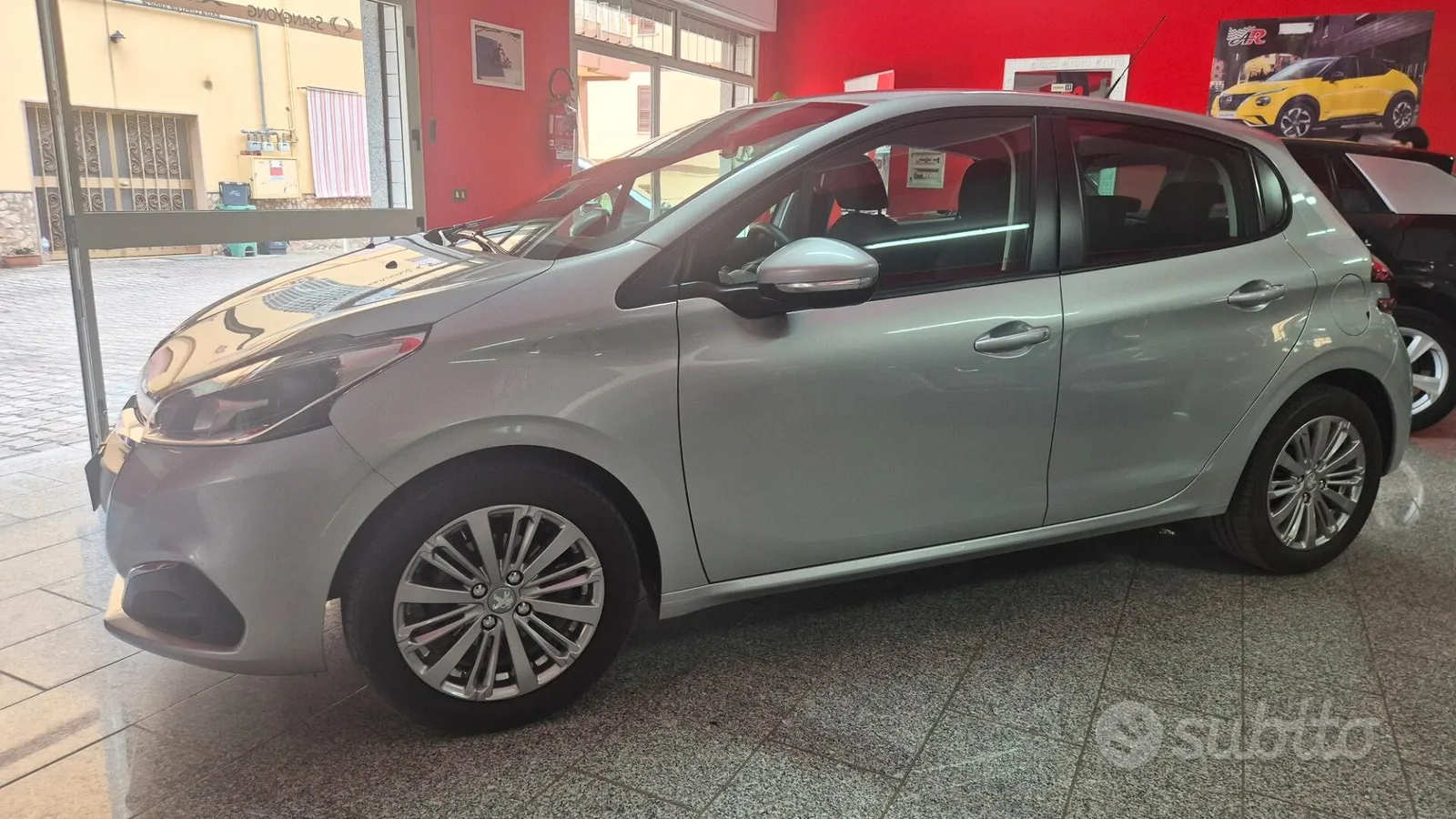 Peugeot 208 2018 photo 3