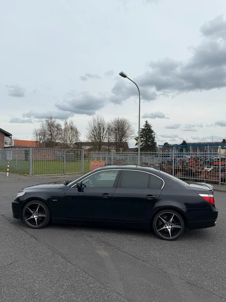 BMW E60 525I