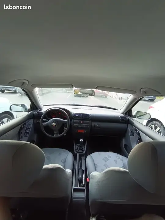 Seat Leon 2000 photo 3