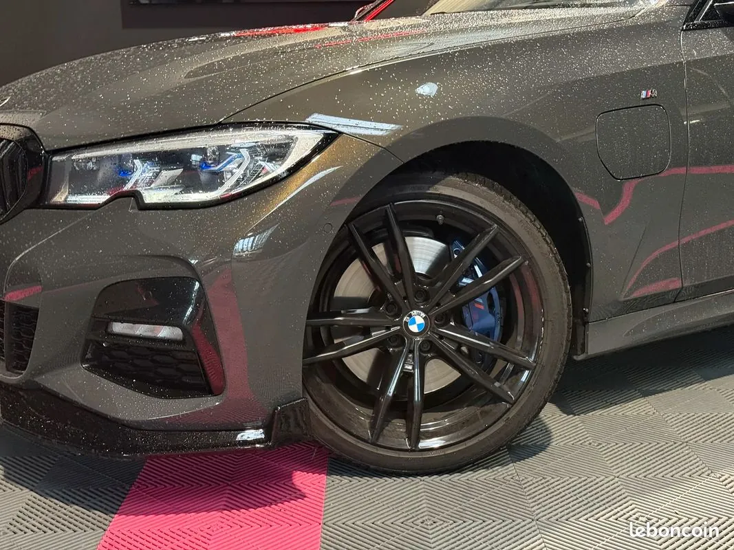 BMW 3 Series 2020 photo 2