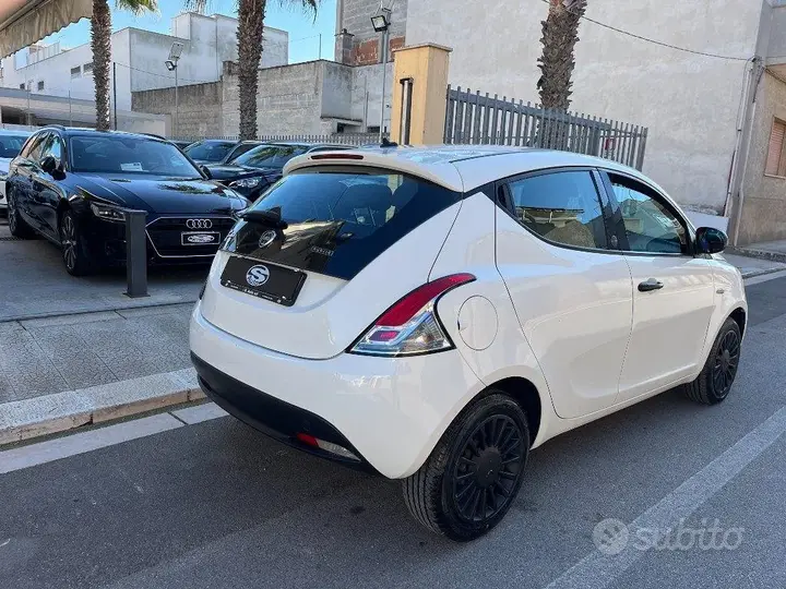 Lancia Ypsilon 2021 photo 3