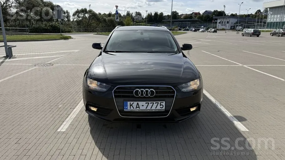 Audi A4 2013 photo 2