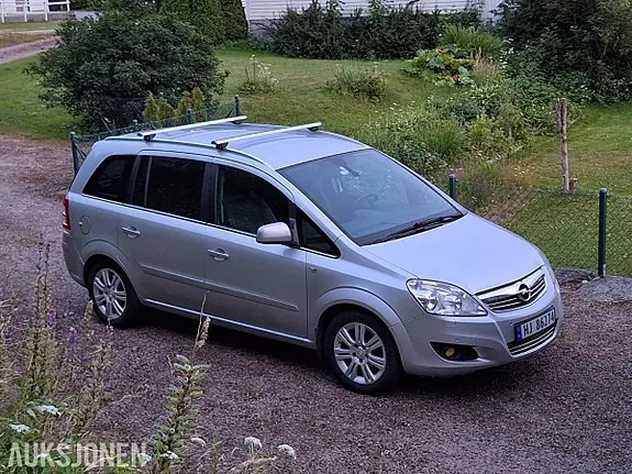 Opel Zafira 2010 photo 3