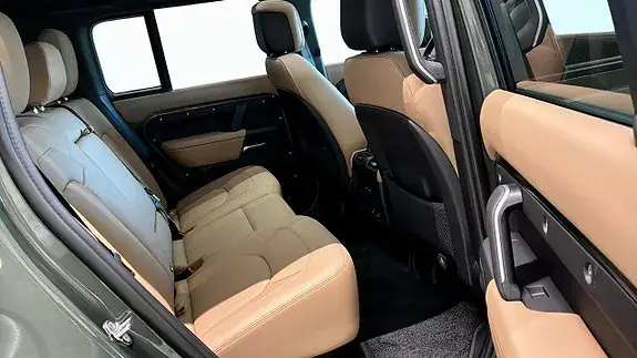 Land Rover Defender 110 2027 photo 5