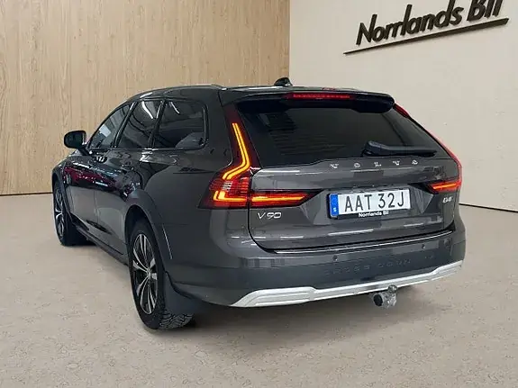 Volvo V90 Cross Country 2022 photo 2