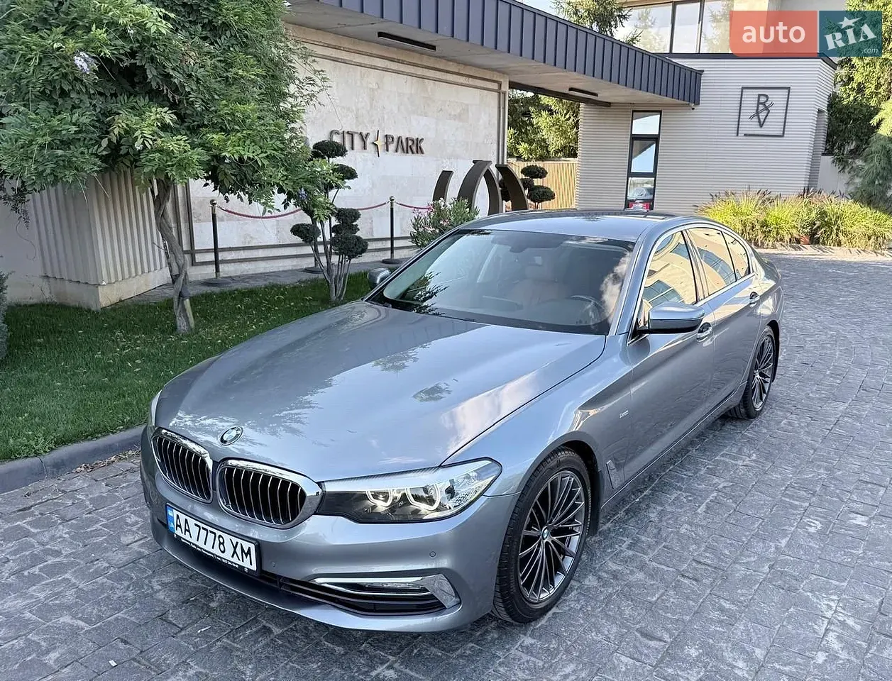 BMW 5 Series 2017 photo 3