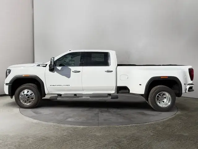 GMC Sierra 3500Hd 2026 photo 2