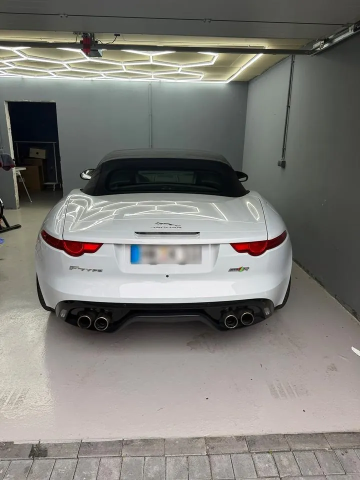 Jaguar F-Type R