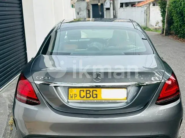 Mercedes-Benz C200 2019 photo 2