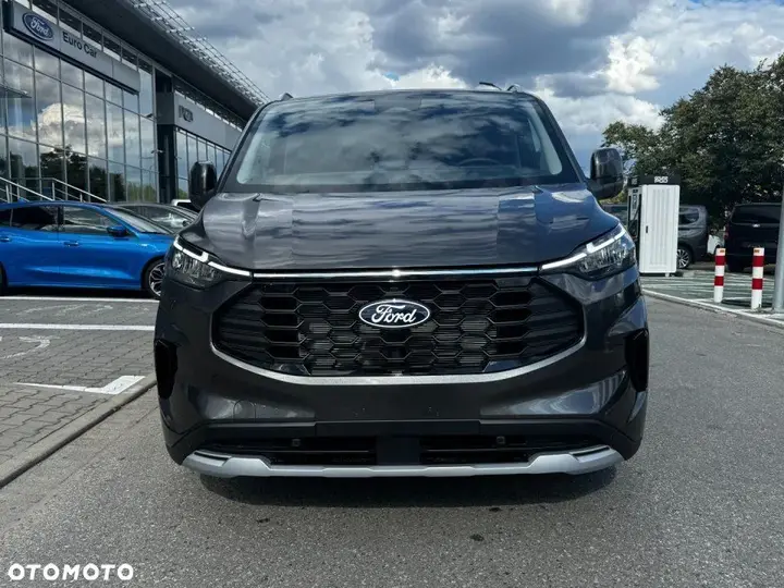 Ford Tourneo Custom 2026 photo 2