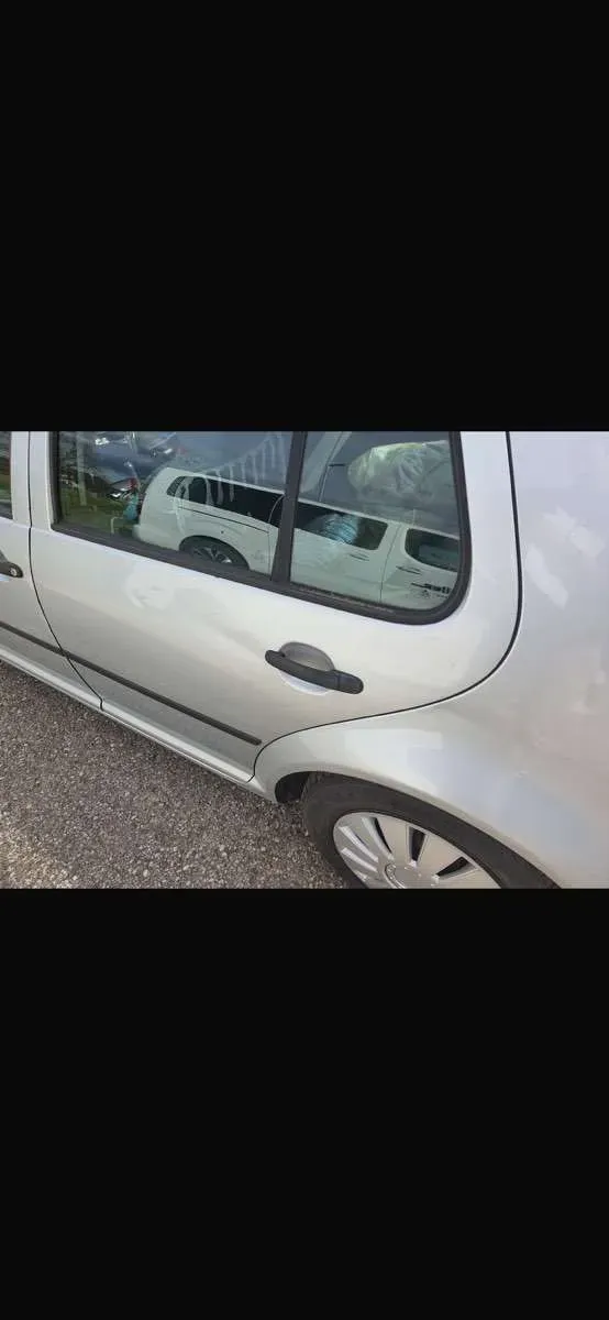 Volkswagen Golf 2002 photo 3