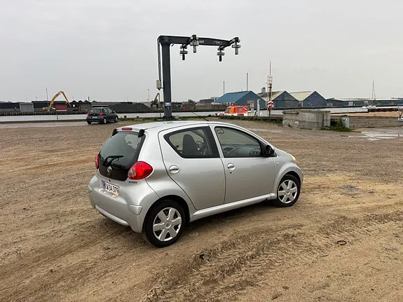 Toyota Aygo 2008 photo 2