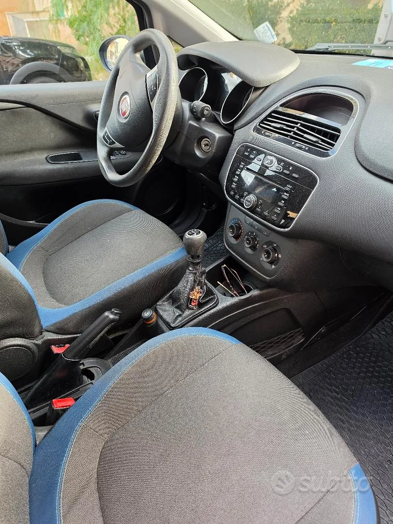Fiat Punto 2012 photo 5