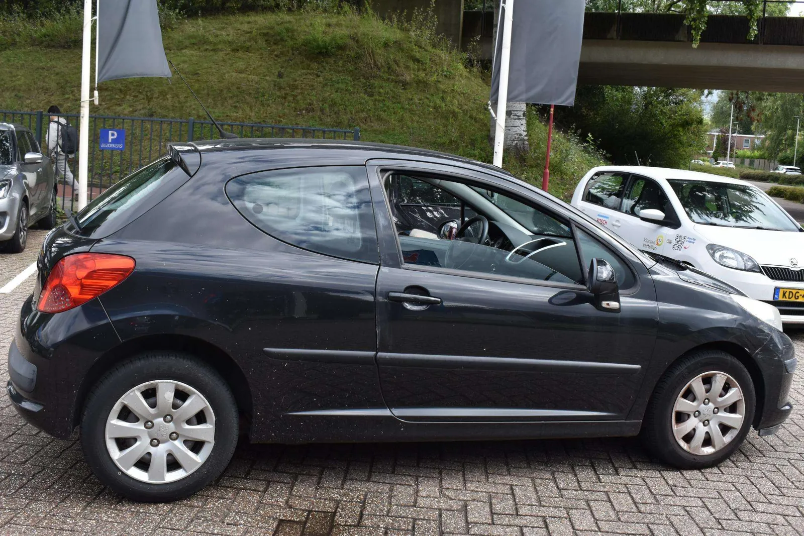 Peugeot 207 2008 photo 4