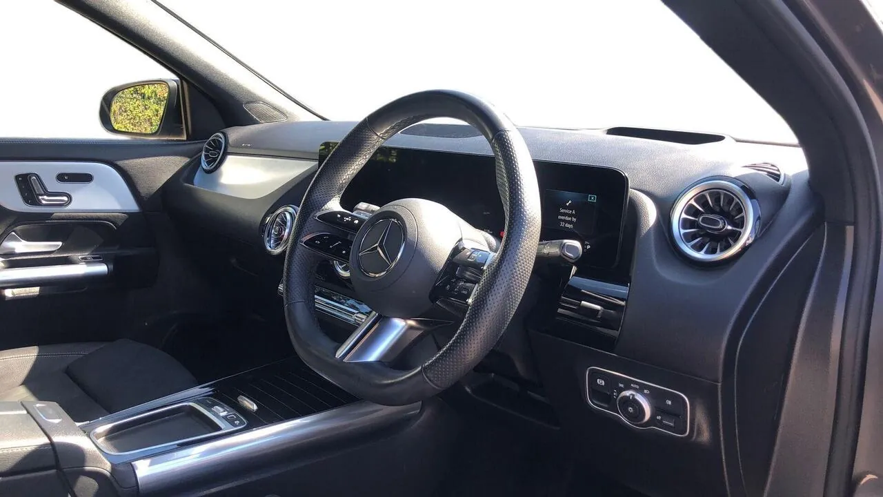 Mercedes-Benz Gla 2025 photo 3