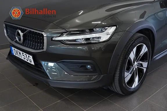 Volvo V60 Cross Country 2021 photo 2