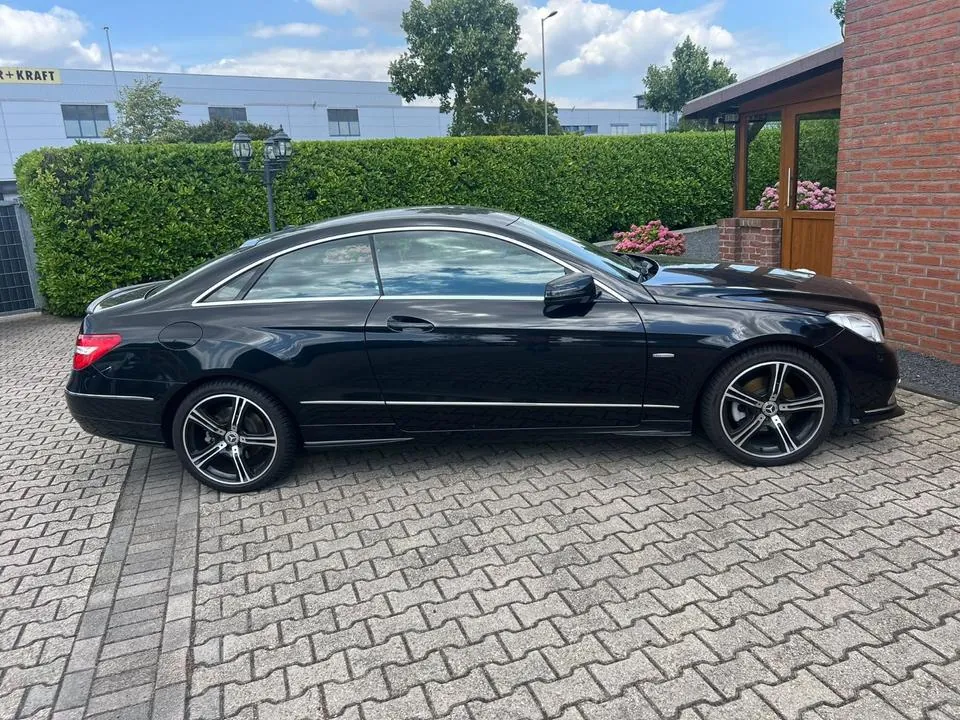 Mercedes-Benz E 200 Coupé