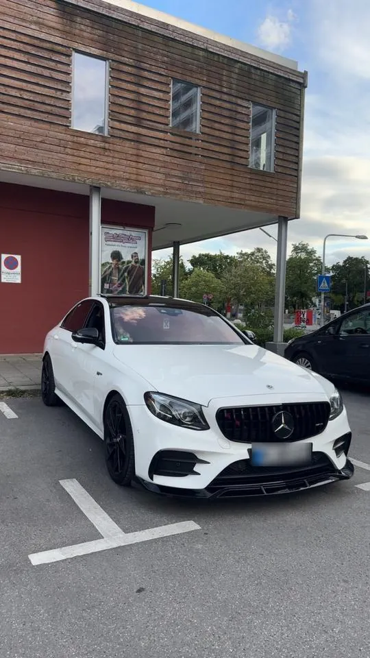Mercedes-Benz E220