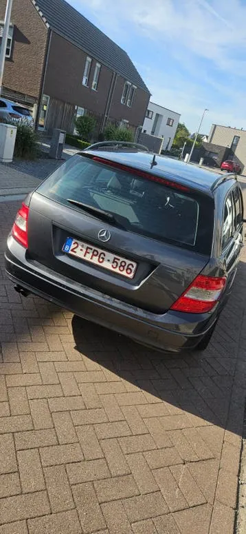 Mercedes-Benz C200