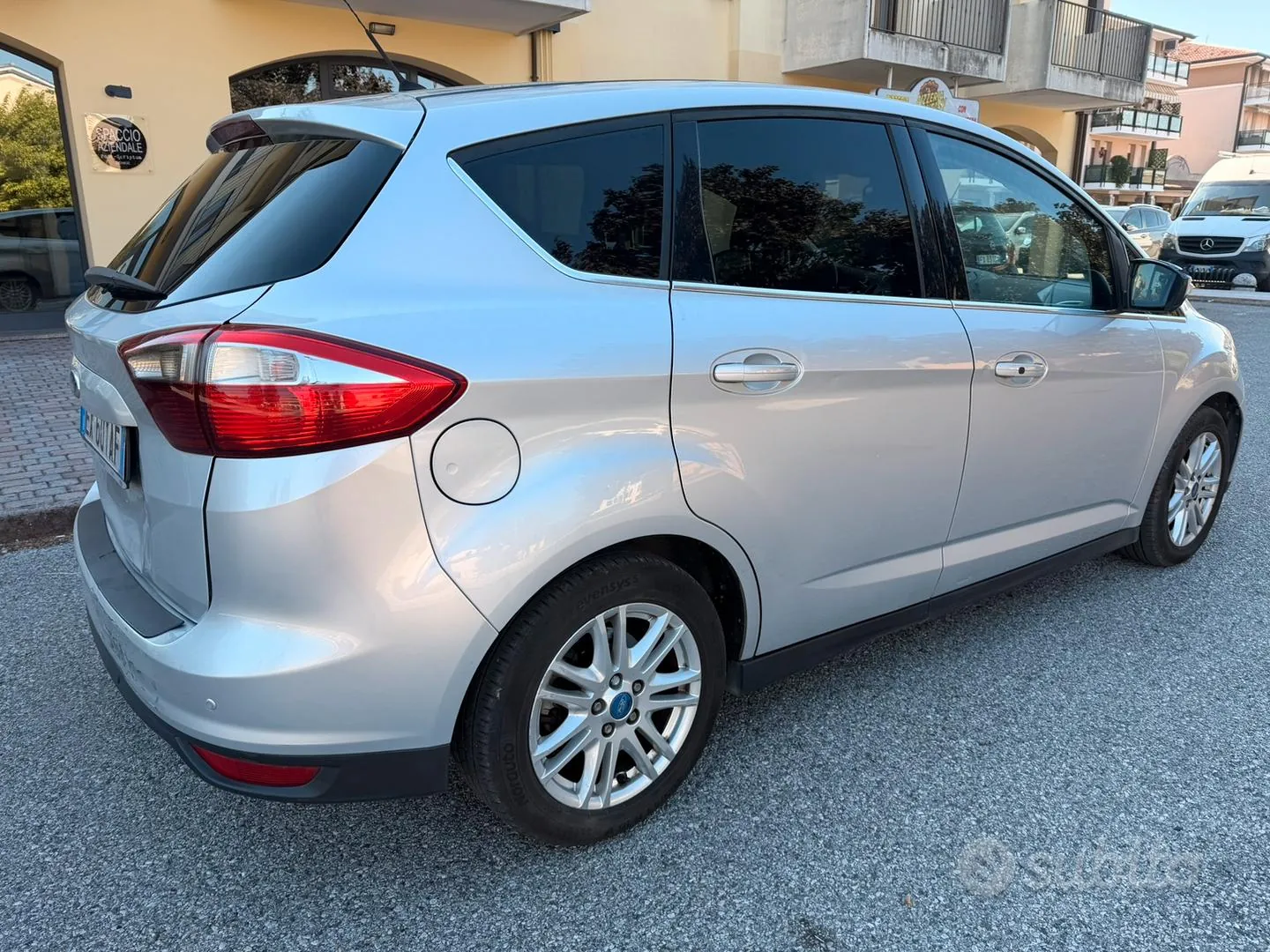 Ford C-Max 2014 photo 2