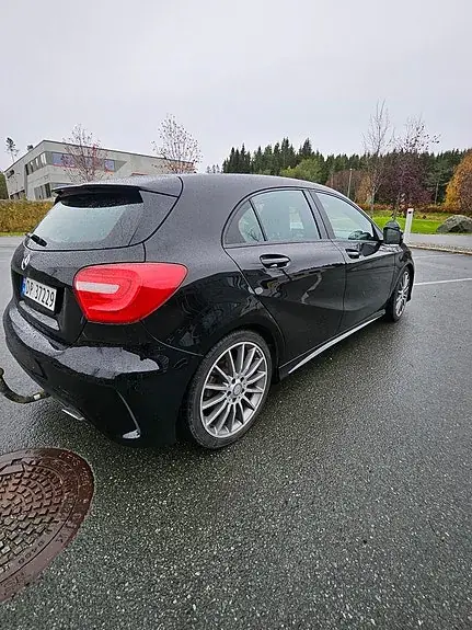 Mercedes-Benz A 180 2014 photo 2