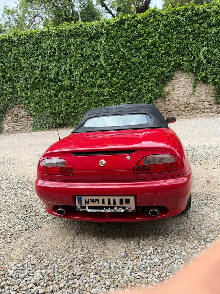 MG Mg F 1999 photo 3
