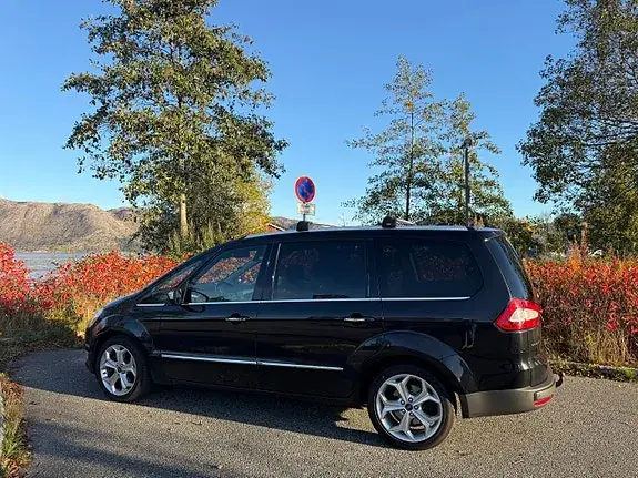 Ford Galaxy 2013 photo 4