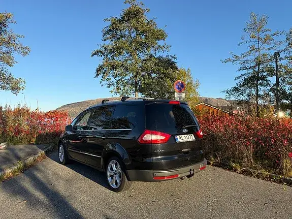 Ford Galaxy 2013 photo 3