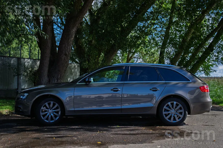 Audi A4 2015 photo 2