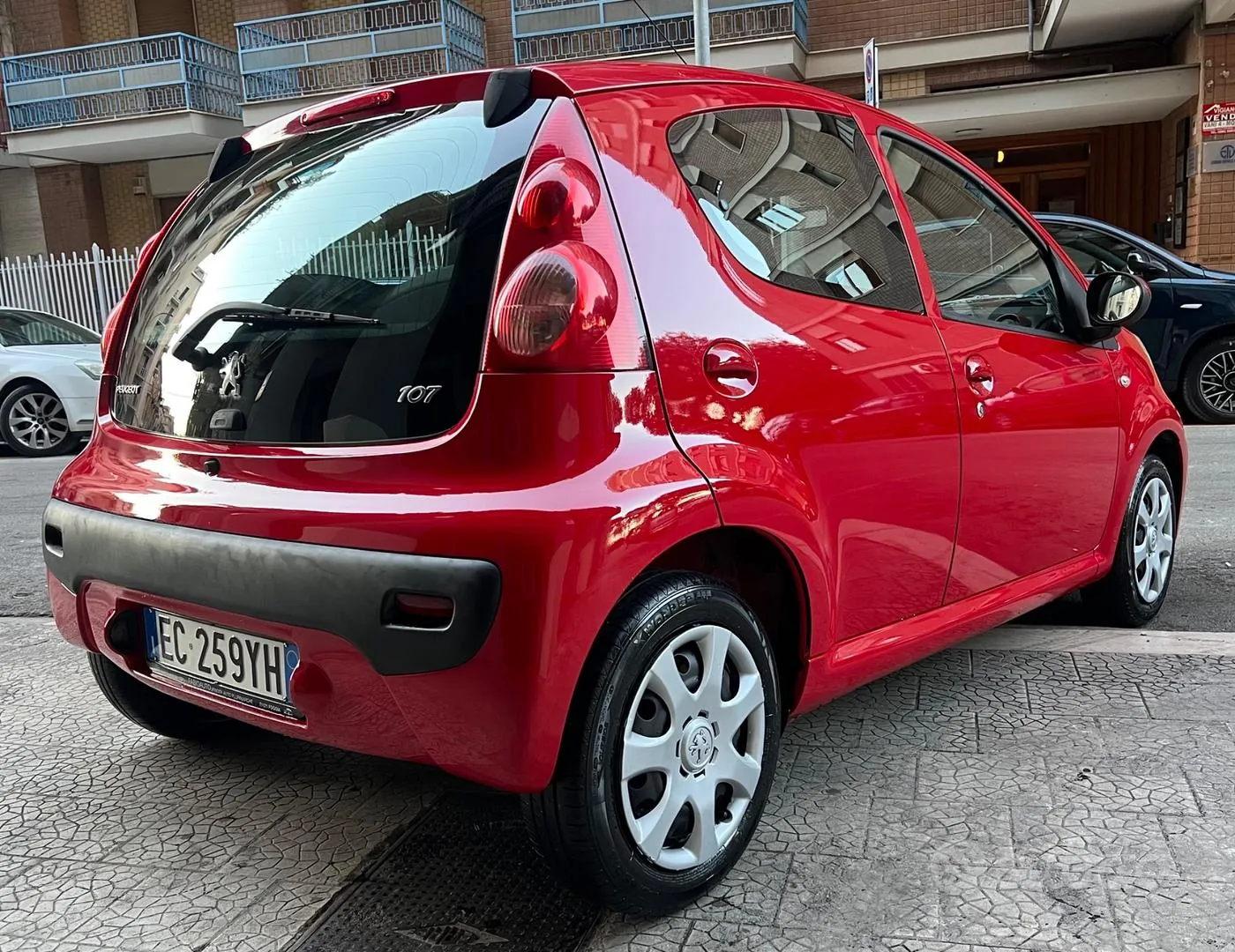 Peugeot 107 2010 photo 3