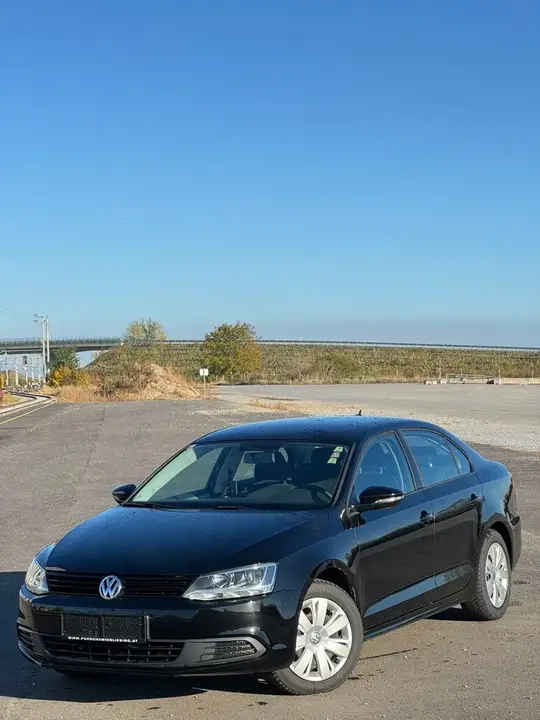 Volkswagen Jetta 2012 photo 2