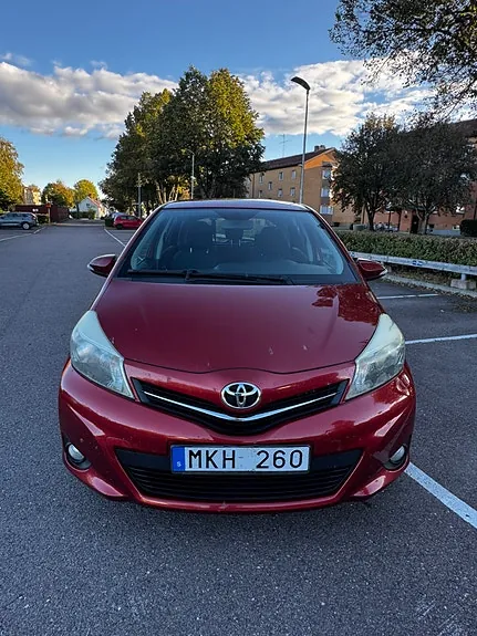 Toyota Yaris 2012 photo 2