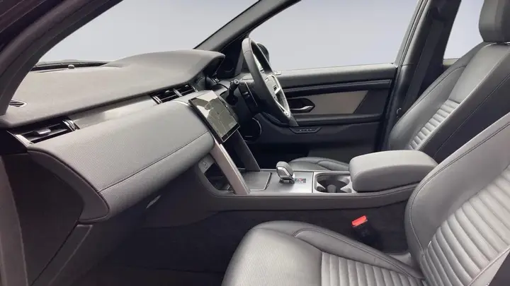 Land Rover Discovery Sport 2024 photo 3