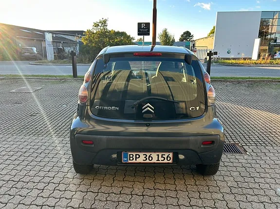 Citroen C1 2011 photo 3