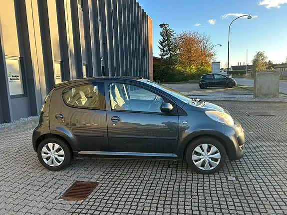 Citroen C1 2011 photo 2