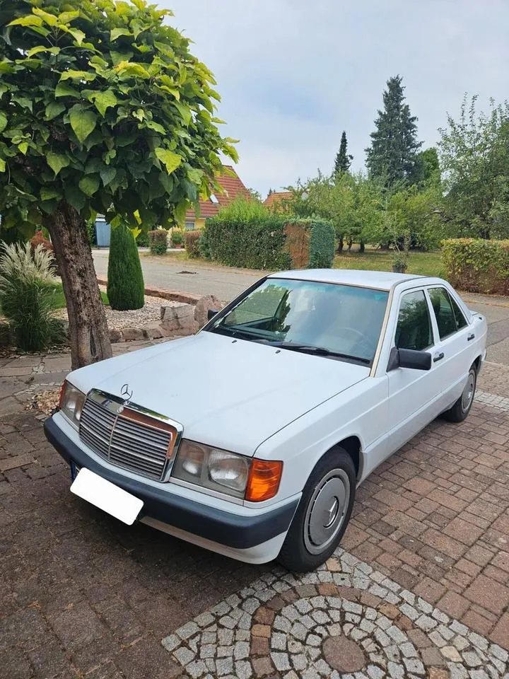 Mercedes-Benz 190D