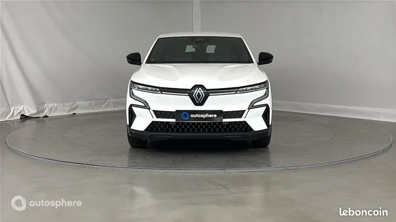 Renault Megane 2024 photo 2