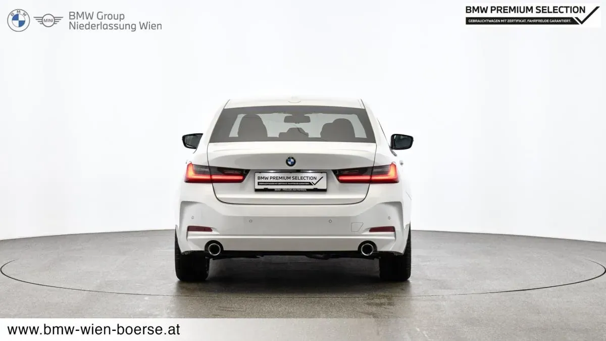 BMW 3 Series 2024 photo 2