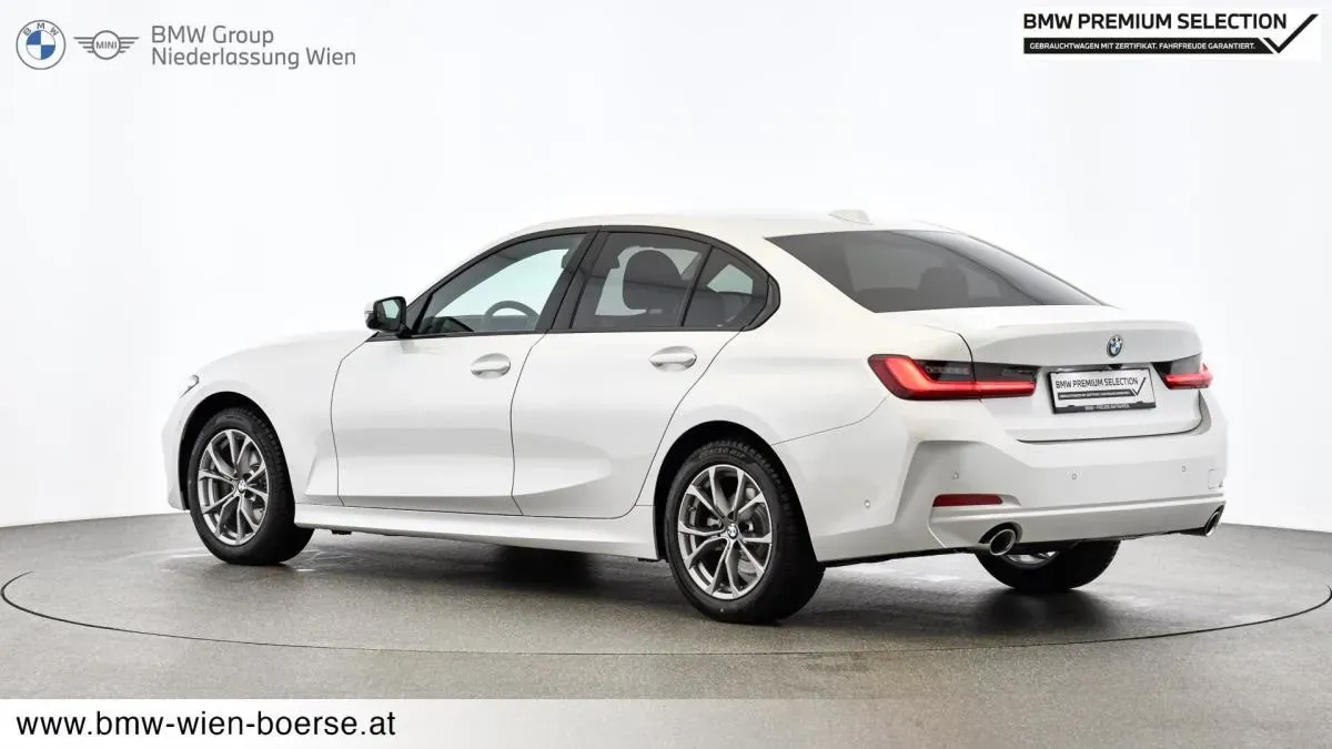 BMW 3 Series 2024 photo 3